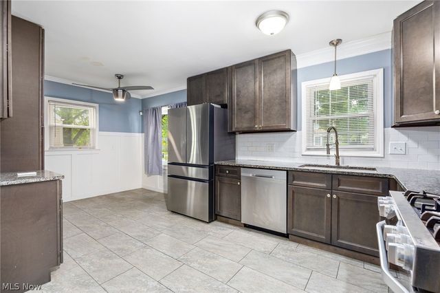 1881 Adelaide Boulevard, Akron, OH 44305