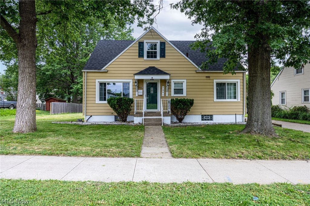 1881 Adelaide Boulevard, Akron, OH 44305