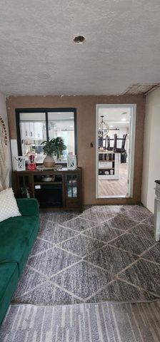 1903 Sanford Avenue SW, Albuquerque, NM 87105