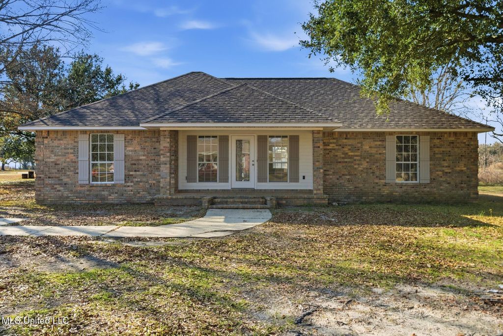 3095 Beaugez Street, D'iberville, MS 39540