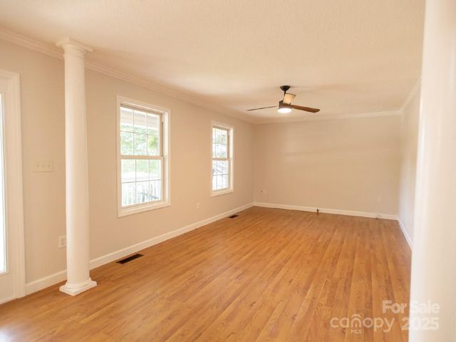 35 Sydney Lane, Asheville, NC 28806