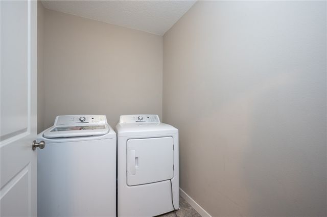 6614 Scarlet Rose SW, Cedar Rapids, IA 52404