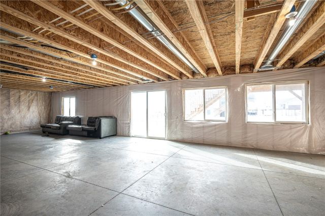 6614 Scarlet Rose SW, Cedar Rapids, IA 52404