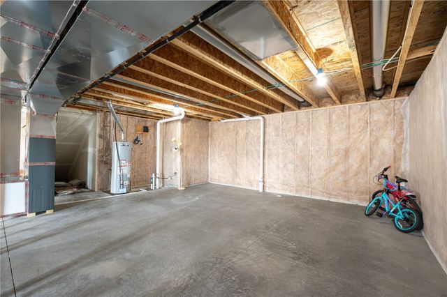 6614 Scarlet Rose SW, Cedar Rapids, IA 52404