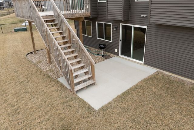 6614 Scarlet Rose SW, Cedar Rapids, IA 52404