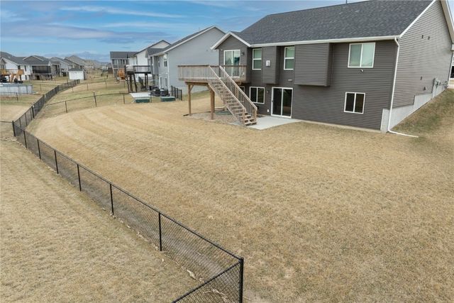 6614 Scarlet Rose SW, Cedar Rapids, IA 52404