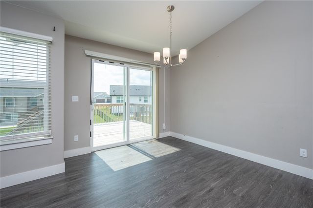 6614 Scarlet Rose SW, Cedar Rapids, IA 52404