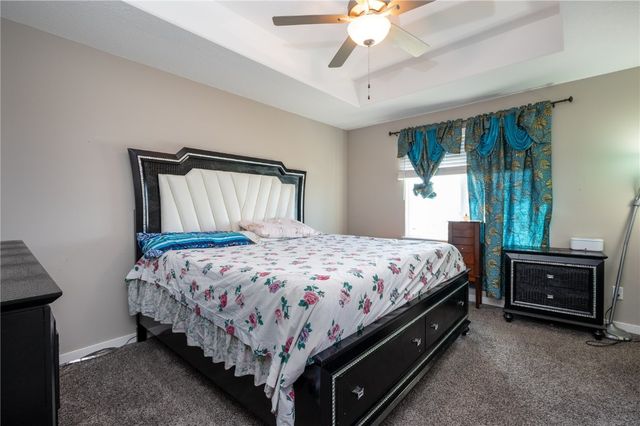 6614 Scarlet Rose SW, Cedar Rapids, IA 52404