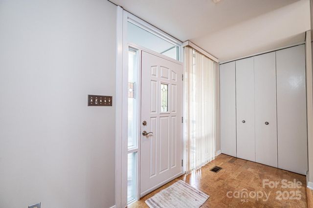 141 36th Avenue NW, Hickory, NC 28601