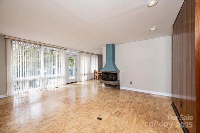 141 36th Avenue NW, Hickory, NC 28601