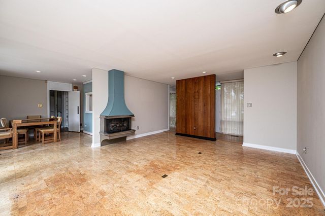 141 36th Avenue NW, Hickory, NC 28601