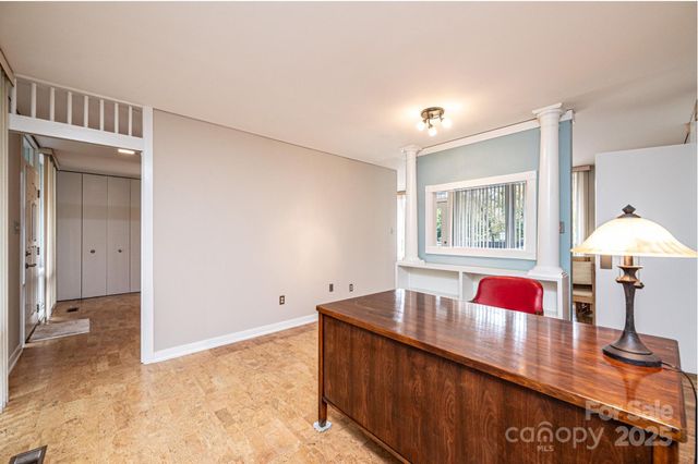 141 36th Avenue NW, Hickory, NC 28601