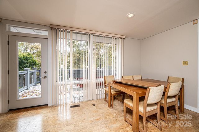 141 36th Avenue NW, Hickory, NC 28601