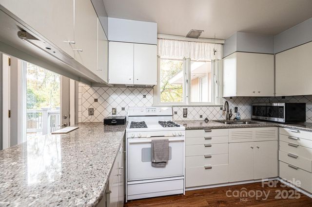 141 36th Avenue NW, Hickory, NC 28601