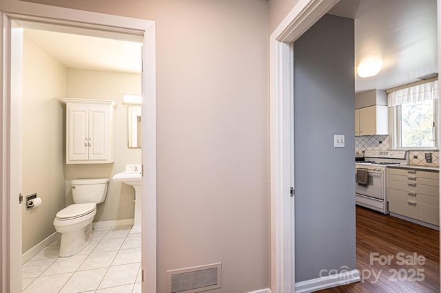 141 36th Avenue NW, Hickory, NC 28601