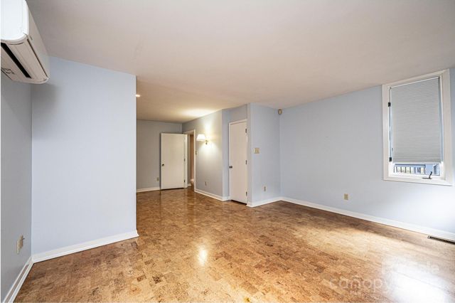 141 36th Avenue NW, Hickory, NC 28601