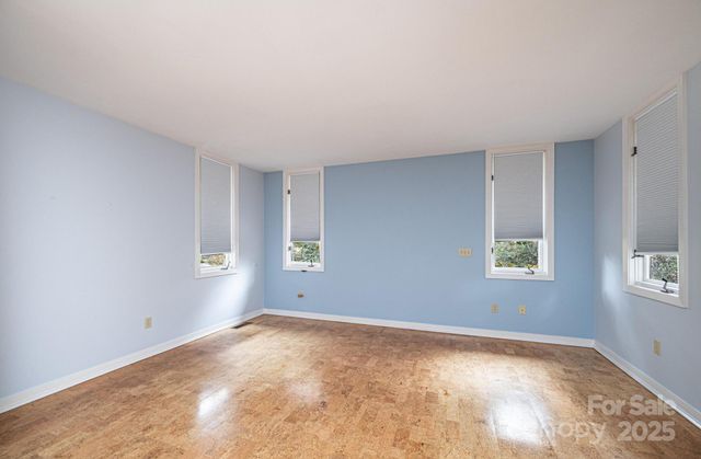 141 36th Avenue NW, Hickory, NC 28601