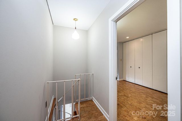 141 36th Avenue NW, Hickory, NC 28601