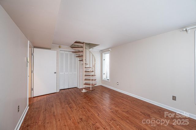 141 36th Avenue NW, Hickory, NC 28601