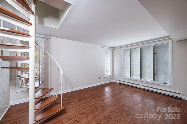 141 36th Avenue NW, Hickory, NC 28601