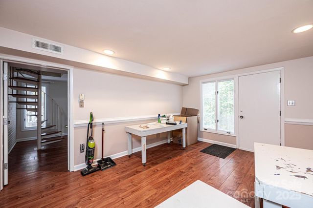 141 36th Avenue NW, Hickory, NC 28601