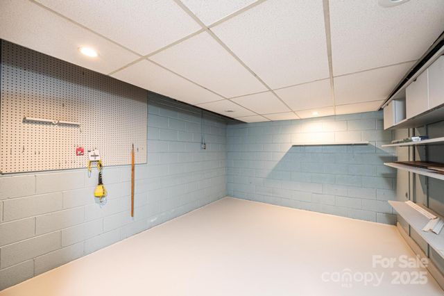 141 36th Avenue NW, Hickory, NC 28601