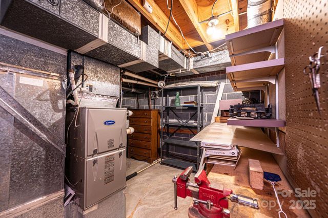 141 36th Avenue NW, Hickory, NC 28601