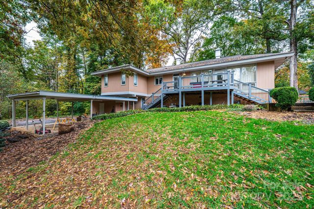 141 36th Avenue NW, Hickory, NC 28601