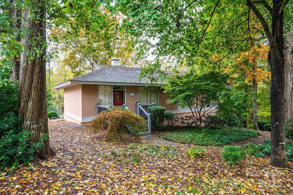 141 36th Avenue NW, Hickory, NC 28601