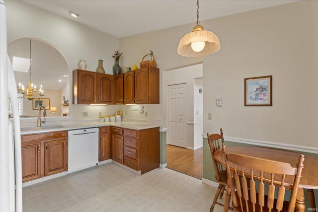 6094 Lansdown Court, South Bend, IN 46614