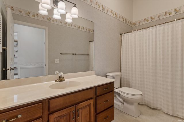 6094 Lansdown Court, South Bend, IN 46614