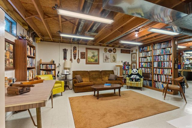 6094 Lansdown Court, South Bend, IN 46614