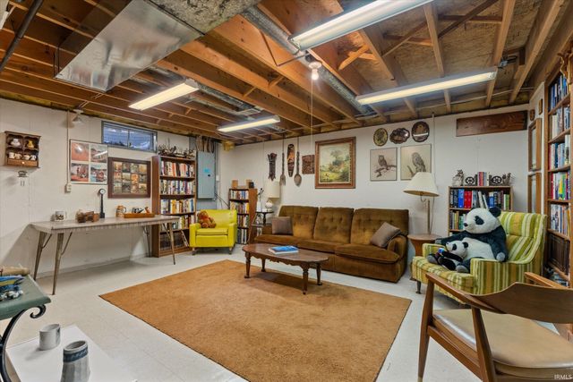 6094 Lansdown Court, South Bend, IN 46614