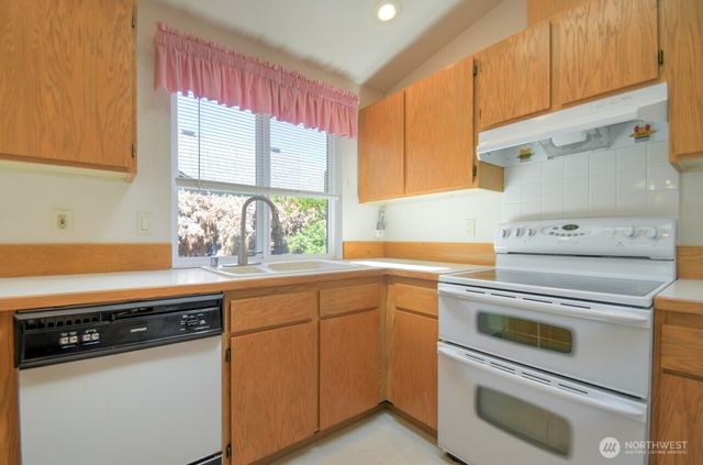2725 27th Avenue SW, Olympia, WA 98512