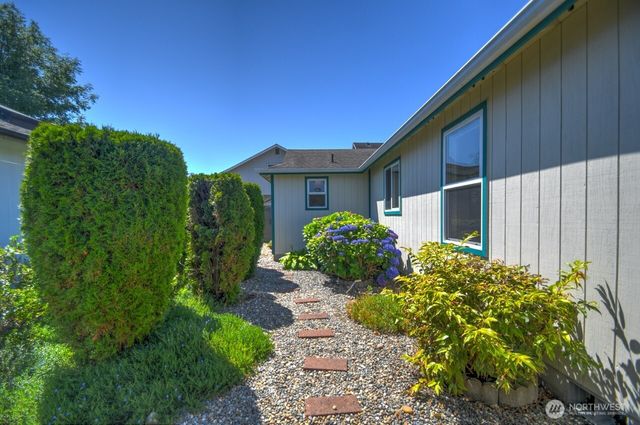 2725 27th Avenue SW, Olympia, WA 98512
