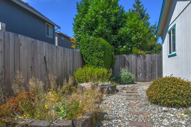 2725 27th Avenue SW, Olympia, WA 98512