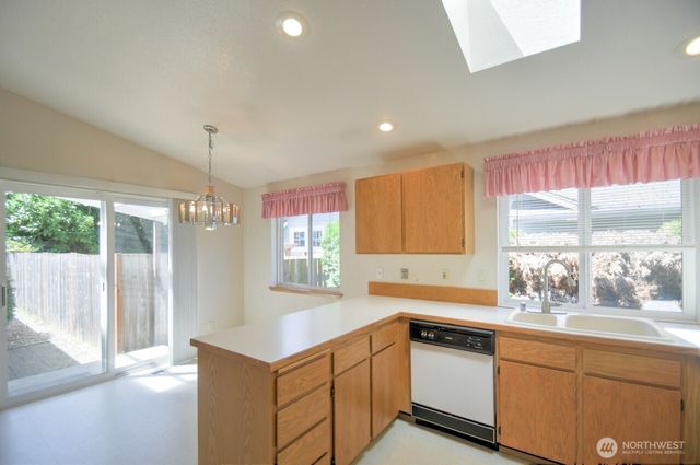 2725 27th Avenue SW, Olympia, WA 98512
