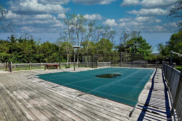 21 Sunset Avenue, East Quogue, NY 11942