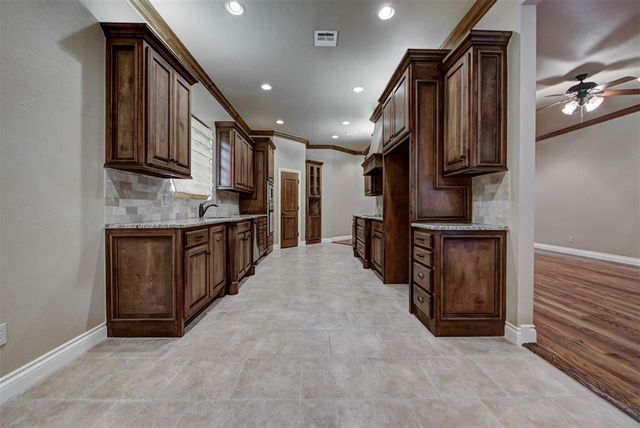 90 Olde Village Way, Edmond, OK 73013