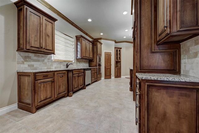 90 Olde Village Way, Edmond, OK 73013