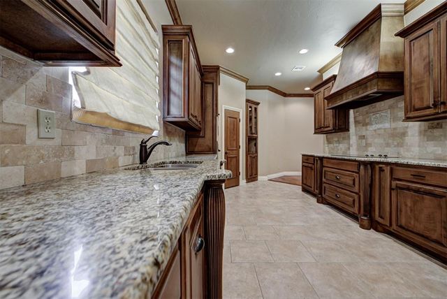 90 Olde Village Way, Edmond, OK 73013