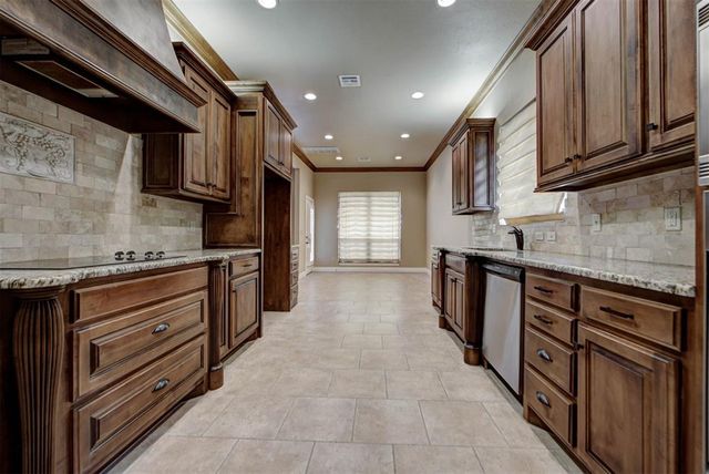 90 Olde Village Way, Edmond, OK 73013