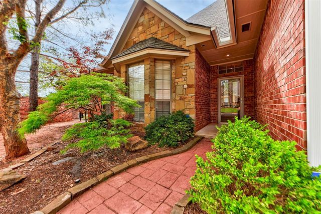 90 Olde Village Way, Edmond, OK 73013