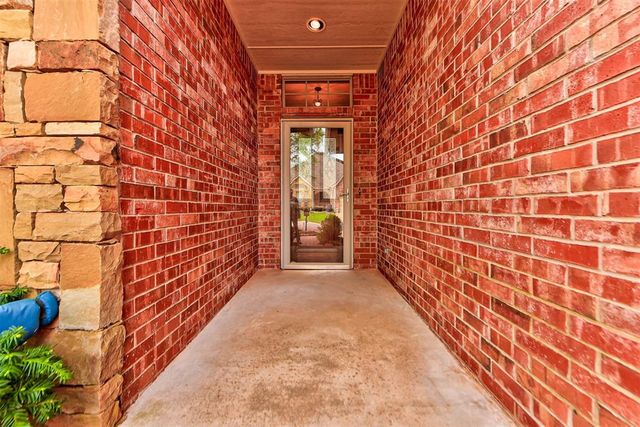 90 Olde Village Way, Edmond, OK 73013