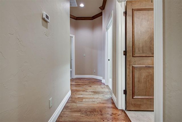 90 Olde Village Way, Edmond, OK 73013