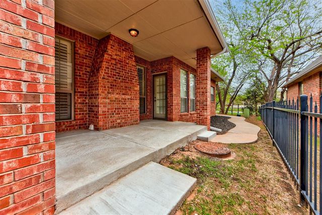 90 Olde Village Way, Edmond, OK 73013
