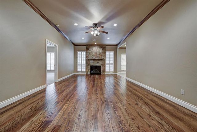 90 Olde Village Way, Edmond, OK 73013