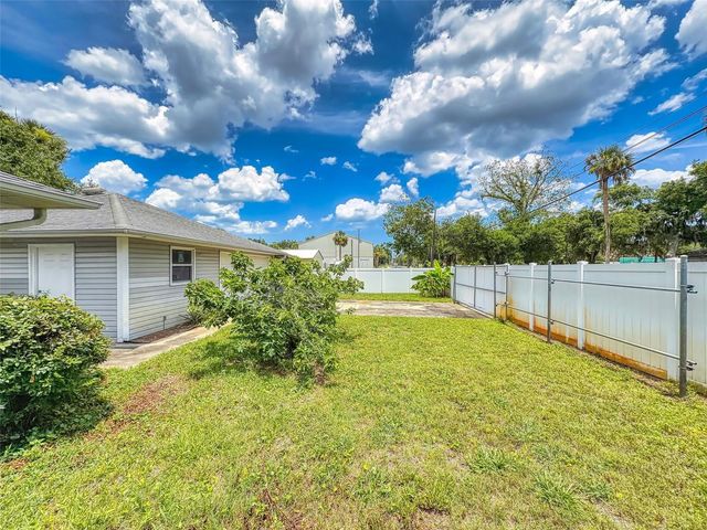 203 N DUSS STREET, New Smyrna Beach, FL 32168