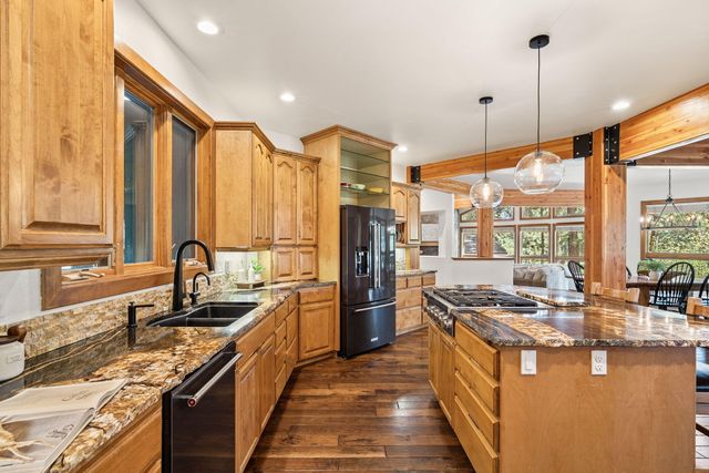 60766 Golf Village Loop, Bend, OR 97702