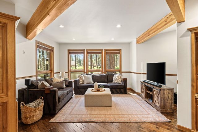 60766 Golf Village Loop, Bend, OR 97702